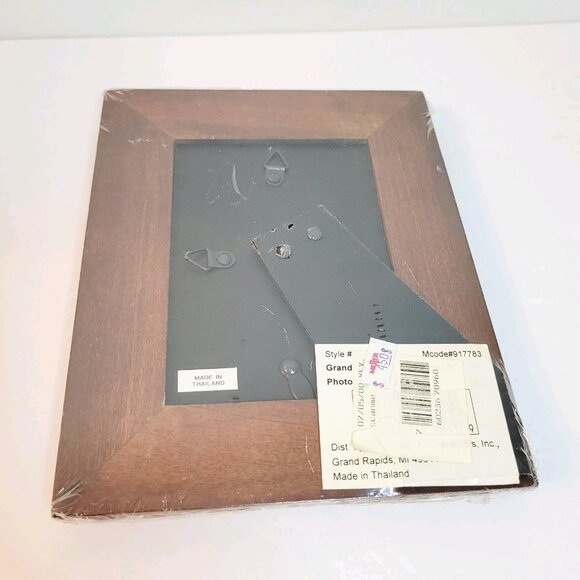 Vtg Grand 3.5 X 5 Photo Freestanding Ornate Wood Frame Made In Thailand - Picture 4 of 5